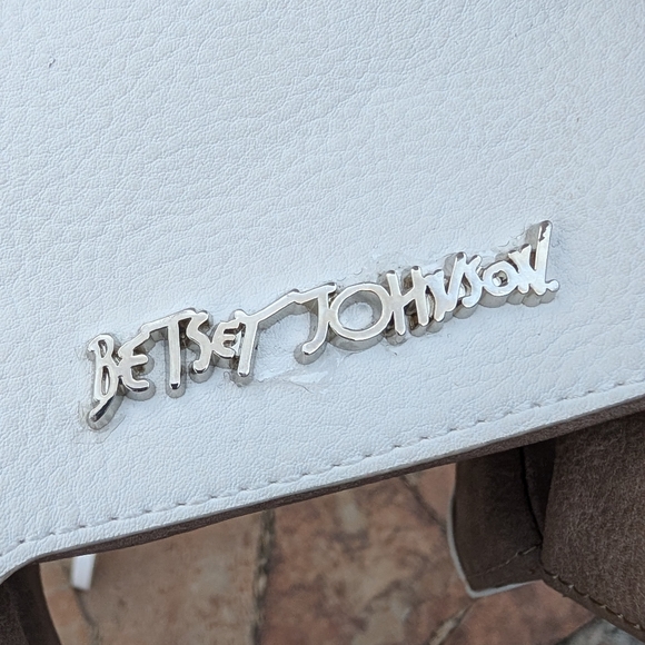 Betsey Johnson Roxy Puppy Crossbody Bag - Picture 8 of 12